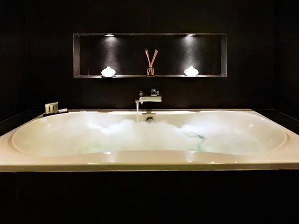 Ams Suites-1