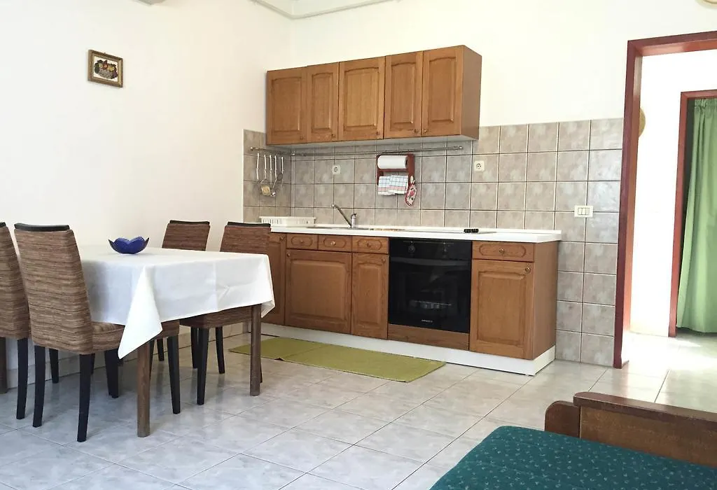 House Dina-1