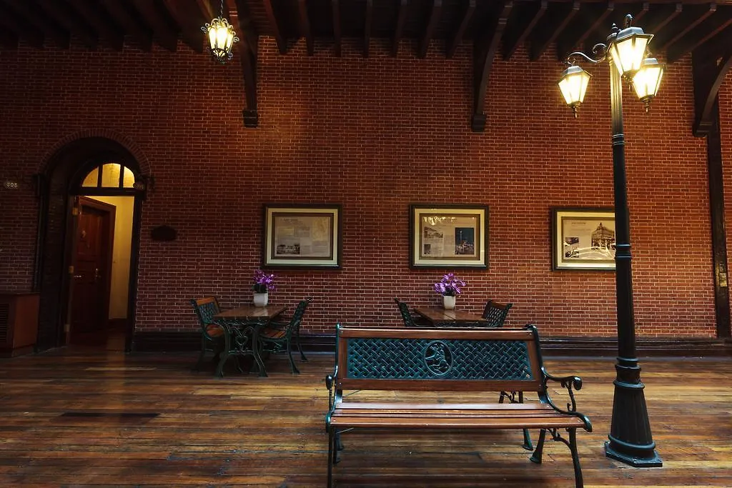 Astor House Hotel-1