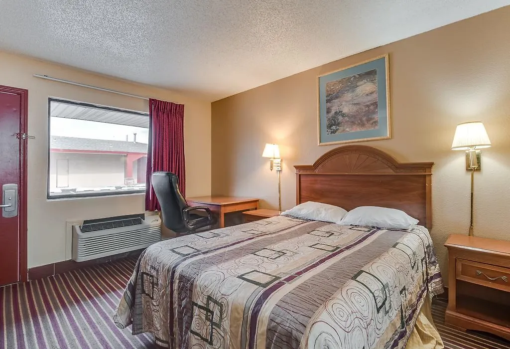 Travelers Inn Midwest City-1