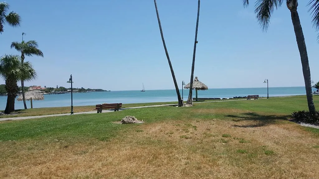 Magnuson Hotel Marina Cove-1
