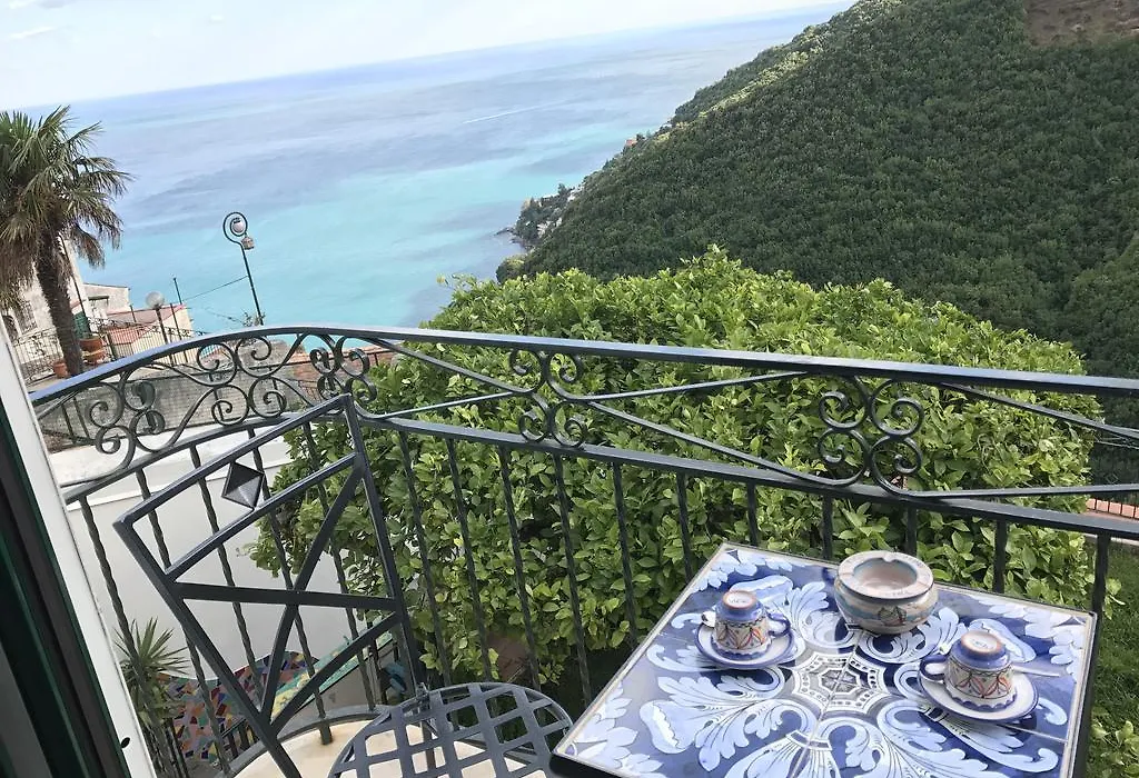 villa verde sul mare-1