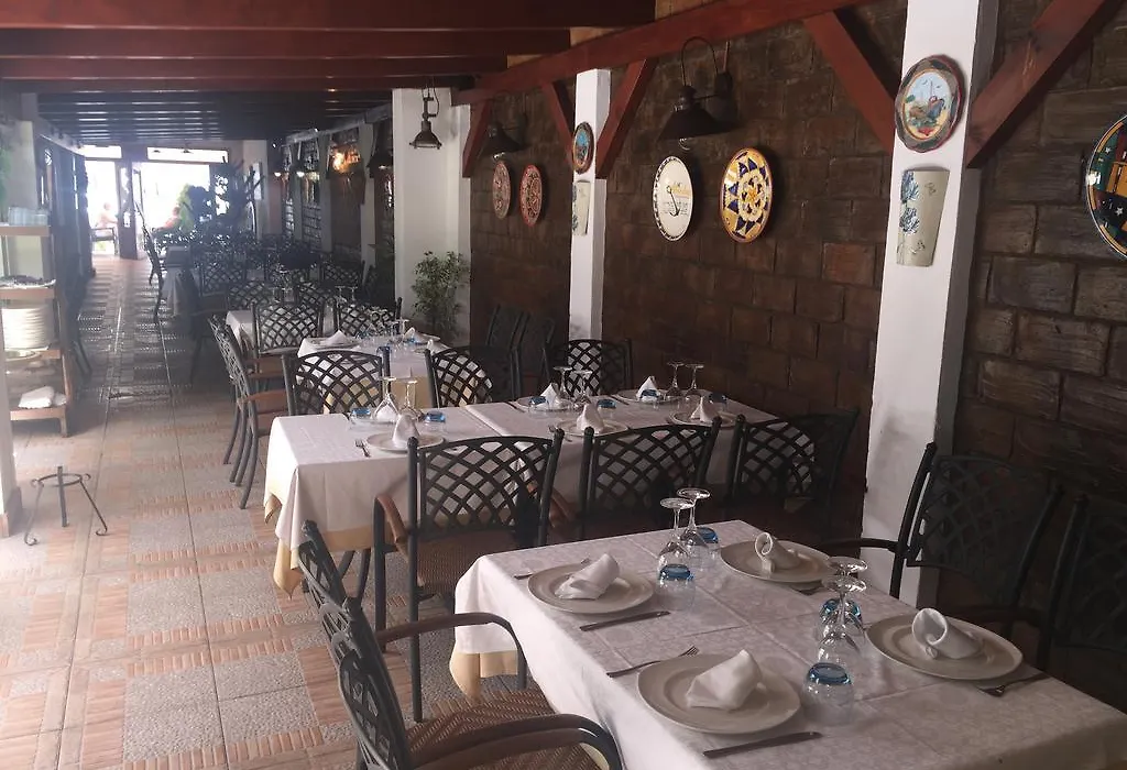 Hotel Almadrabeta-1