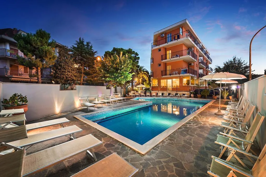 Hotel Fenix-1