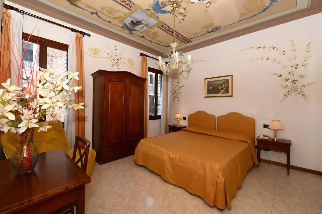 Hotel Iris Venice-1