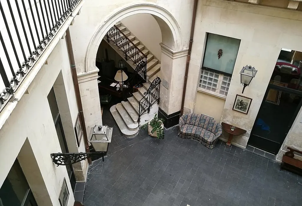 Palazzo Giaracà-1