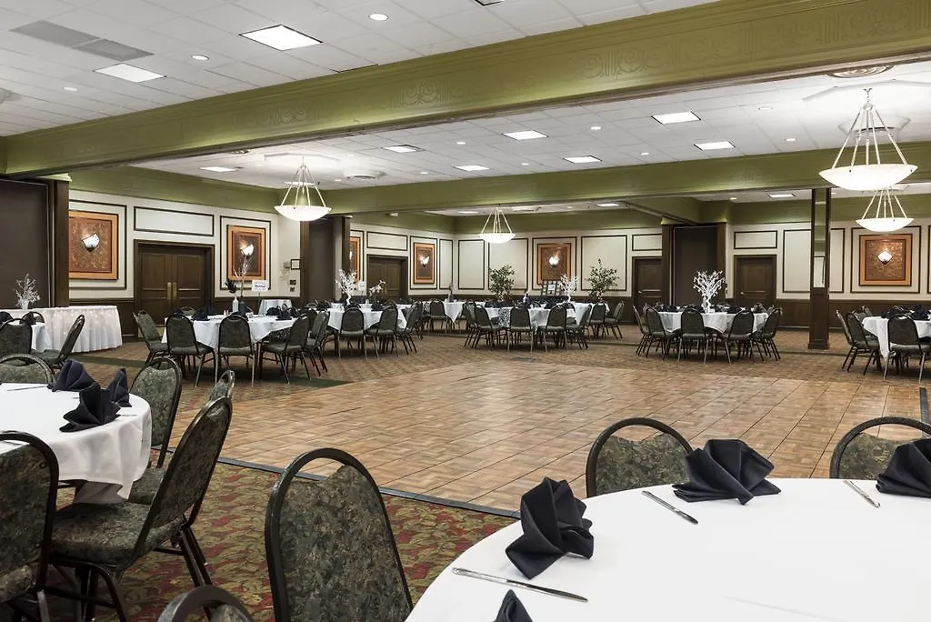 Holiday Inn Perrysburg French Quarter-1