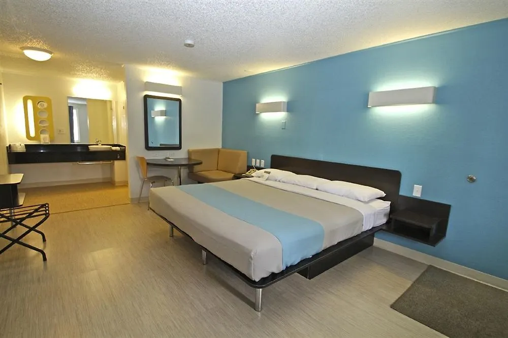 Motel 6 Ann Arbor-1