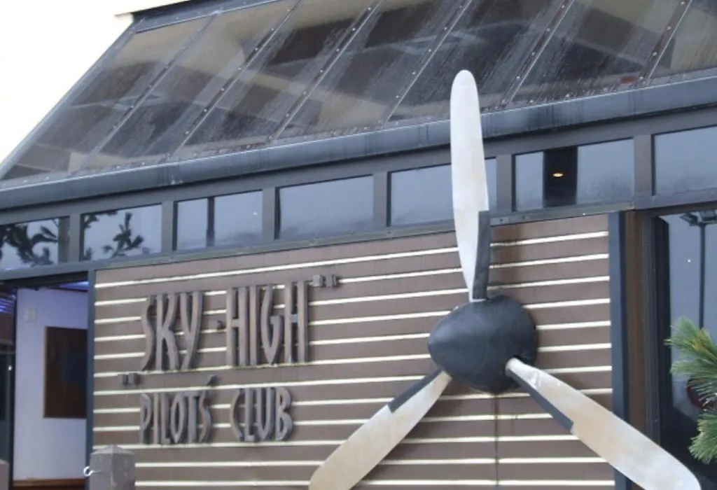 Sky High Hotel Airport 200 Meters From The Terminal-1