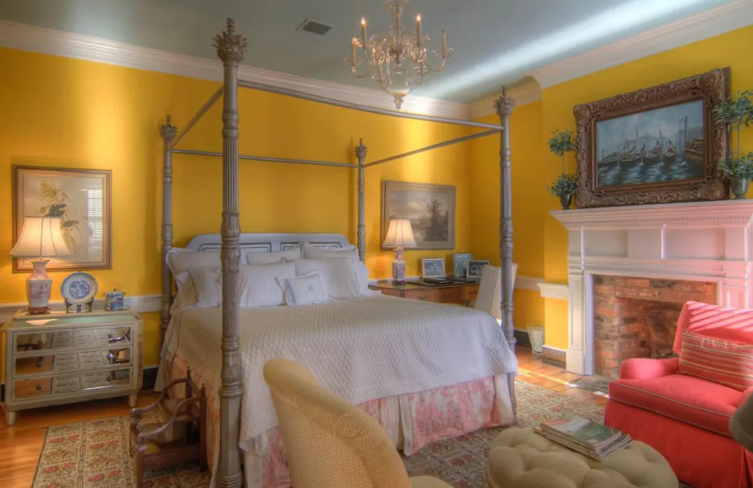 Inn At Court Square-1