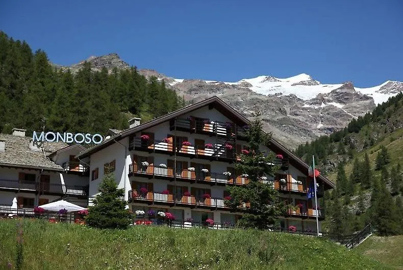 La Trinitè Monboso Hotel-1