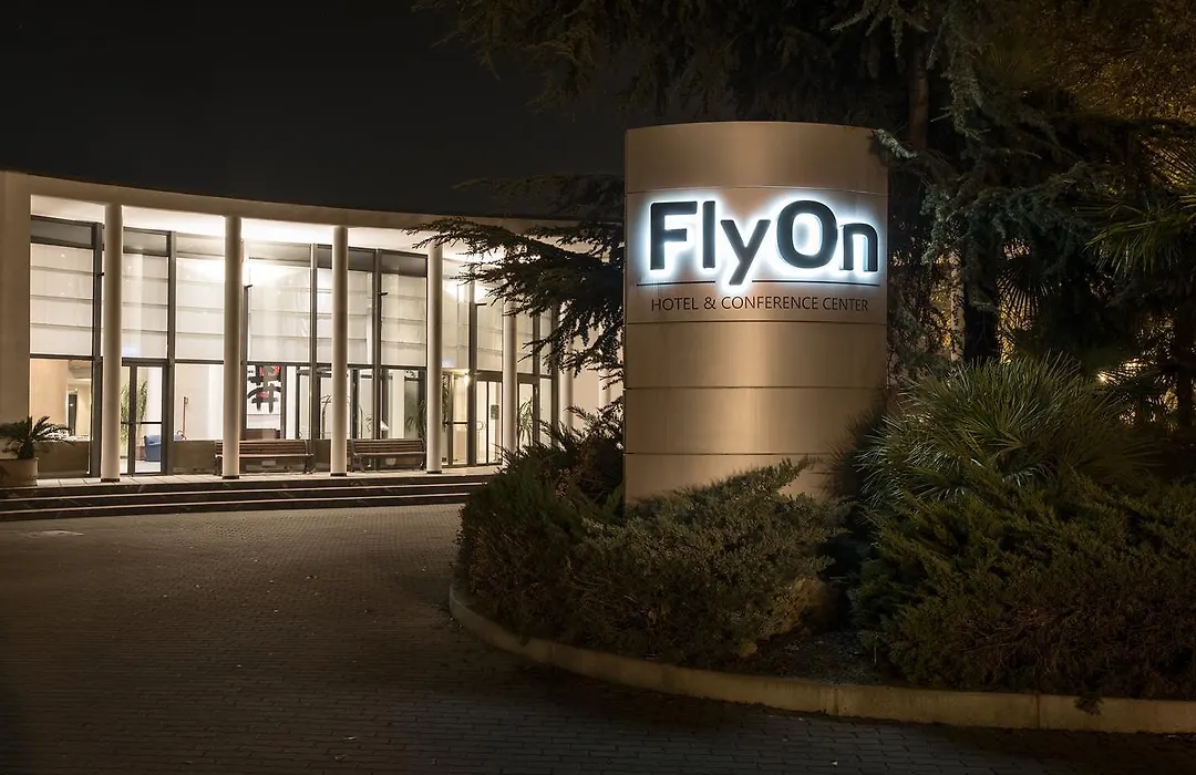 Flyon Hotel & Conference Center-1