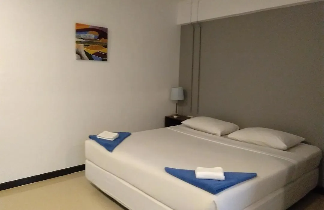 Phi Phi Inn-1