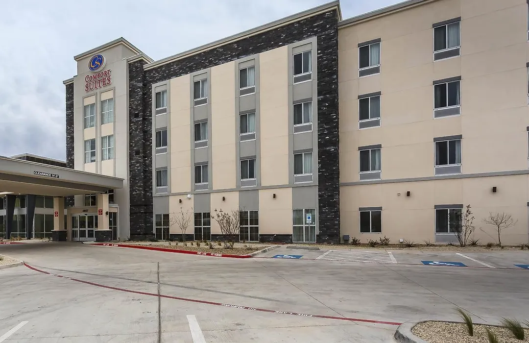 Comfort Suites - University-1