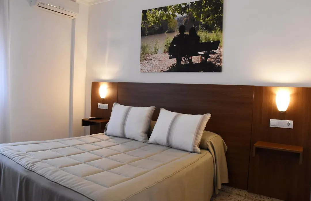 Hostal Restaurante El Cruce-1