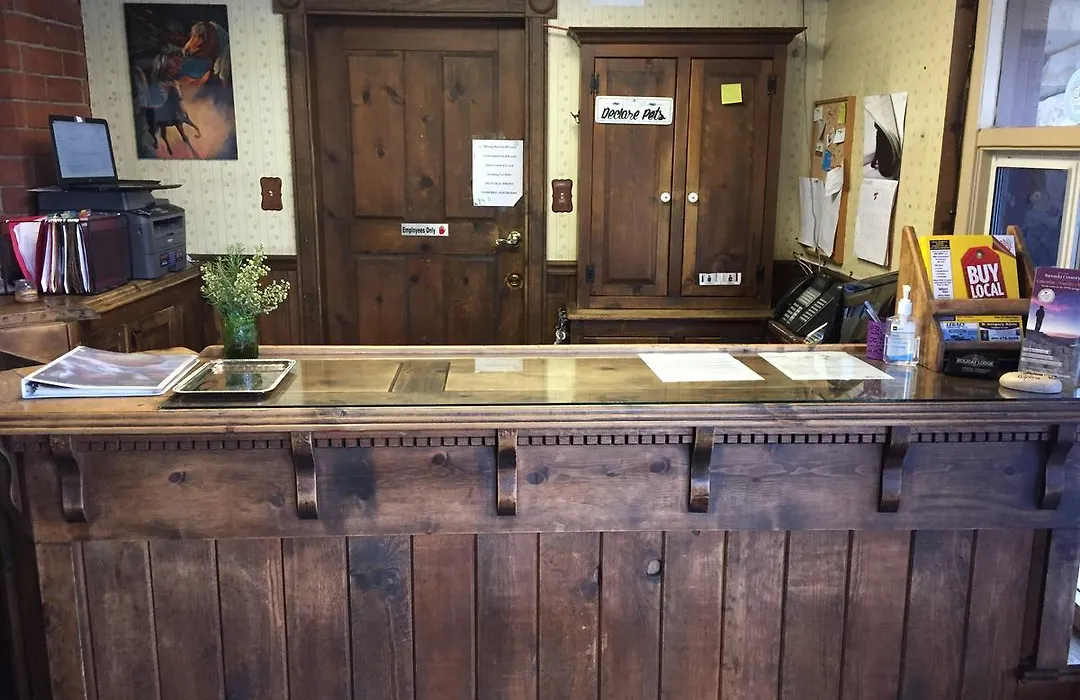 Holiday Lodge-1