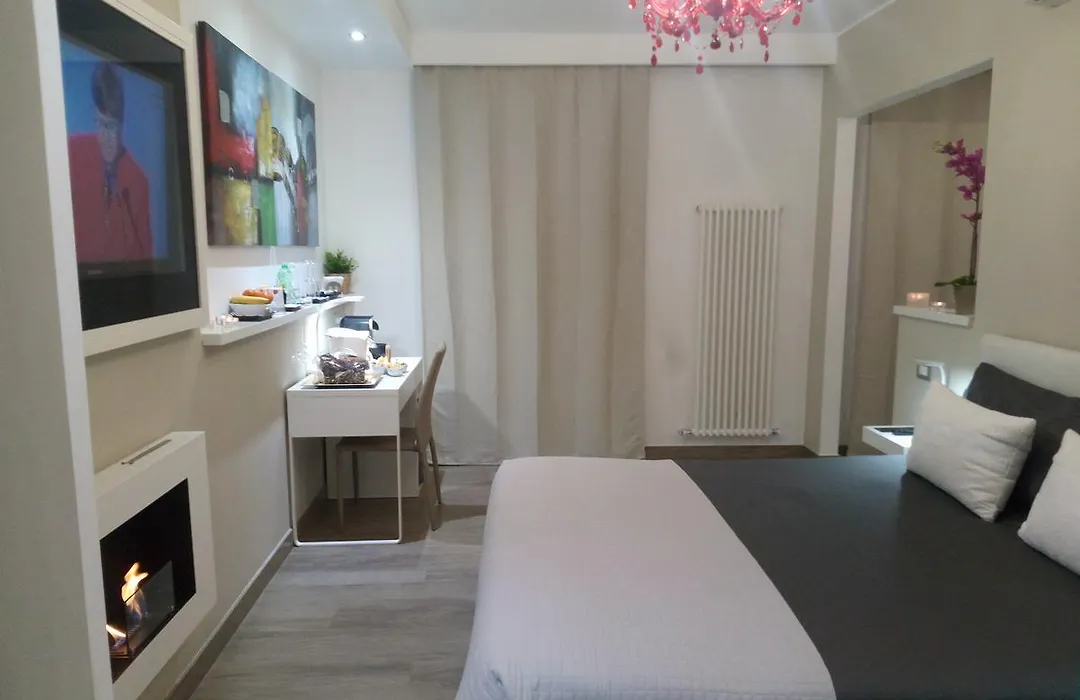 H5-5H Luxury Room-1