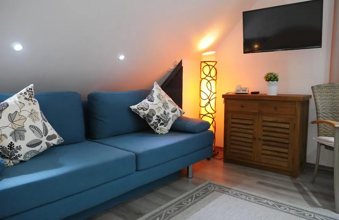 Hotel Refrather Hof-1
