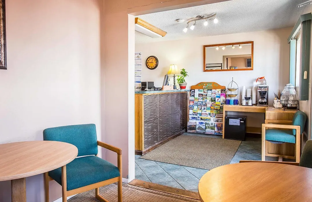 Rodeway Inn-1