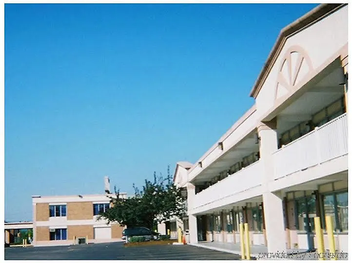 Red Carpet Inn And Suites Scranton-1