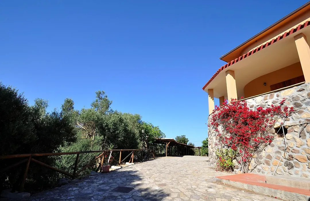 Hotel Maladroxia-1