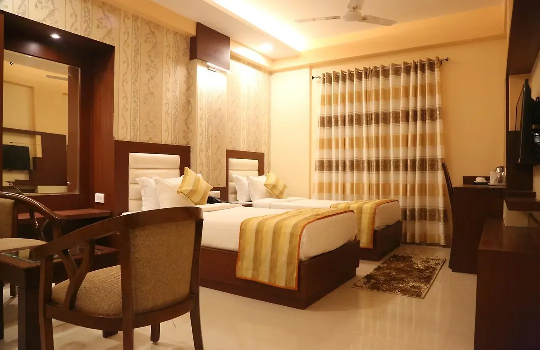 Hotel Varanasi Inn-1