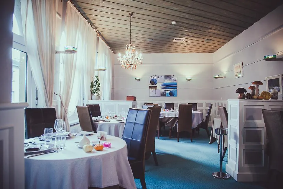 Hôtel Logis Le Bourbon-1