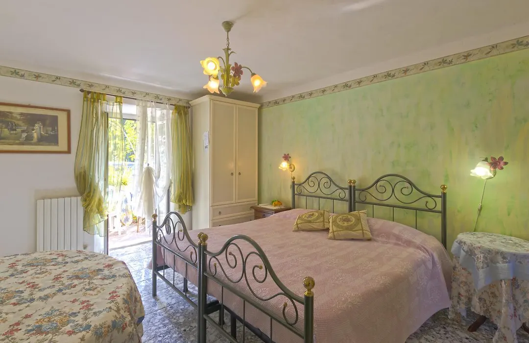 Camere Alisa-1