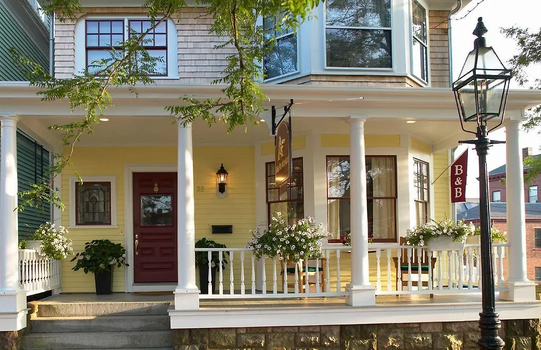 Almondy Inn Bed & Breakfast-1