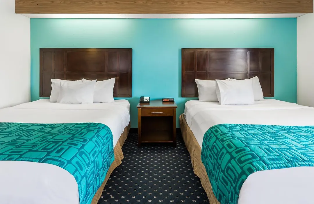 Howard Johnson By Wyndham Vancouver Hotel & Suites-1