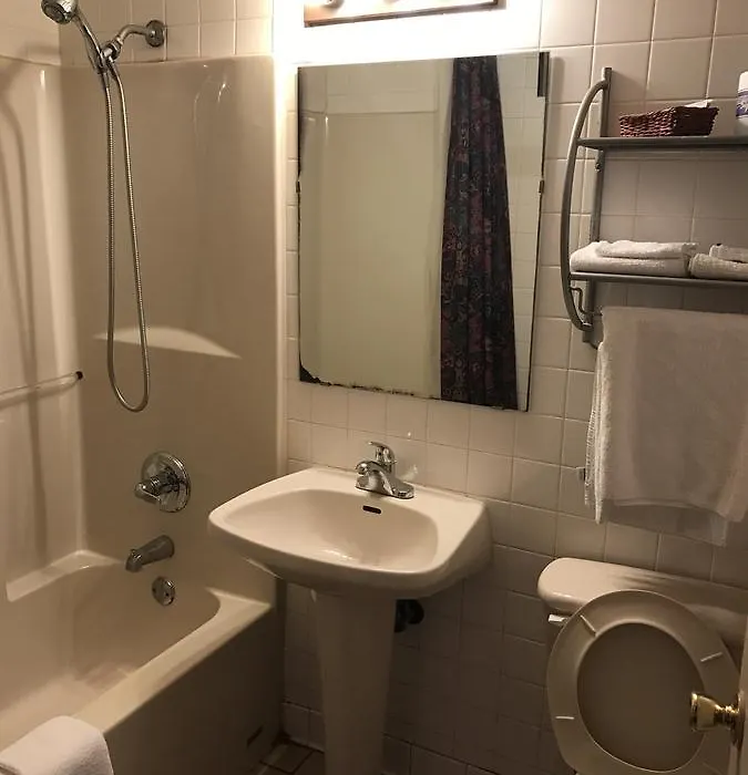 Hwy Express Inn & Suites-1