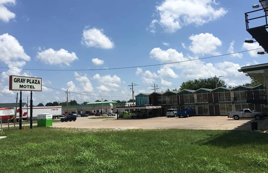 Gray Plaza Motel, Marion Il-1