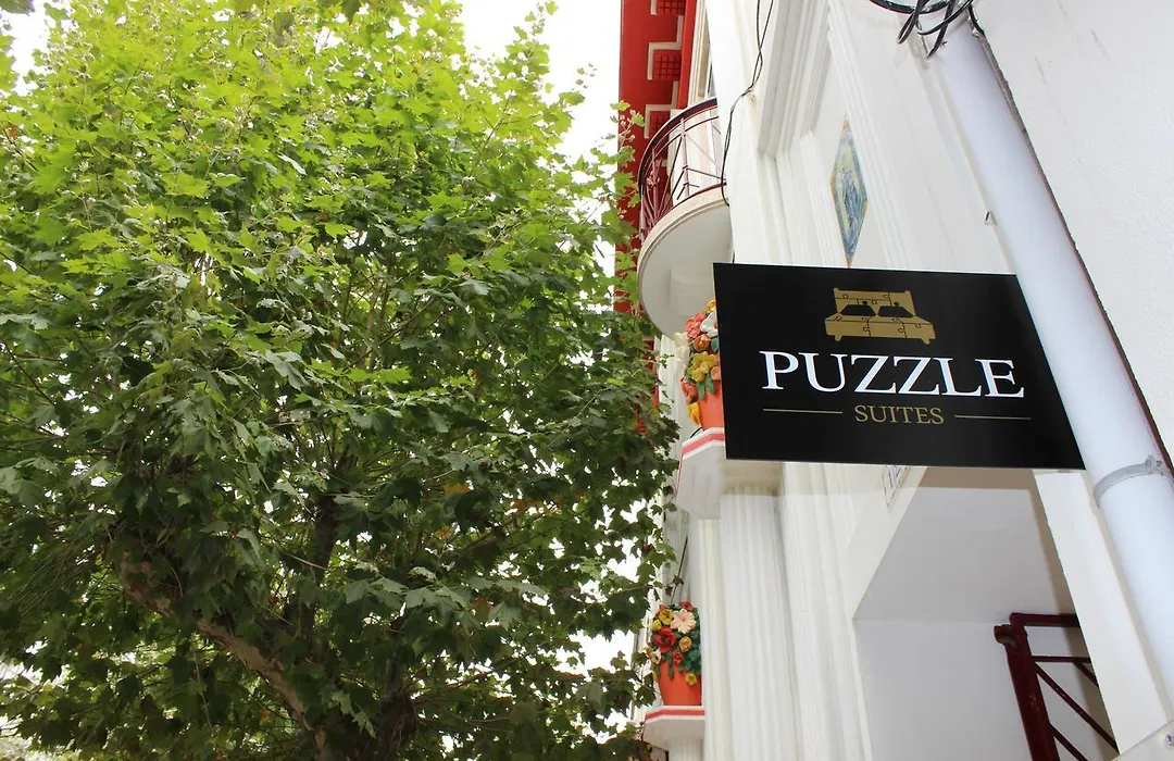 Puzzle Suites B&B-1