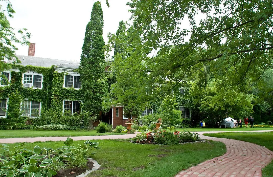The Outing Lodge-1