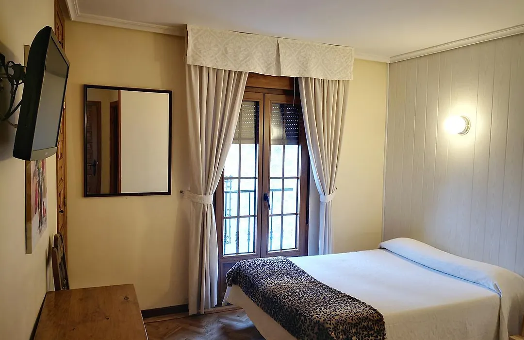 Hostal Alcántara-1