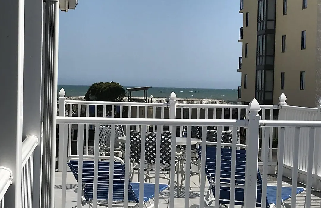 Edgewater Inn-1
