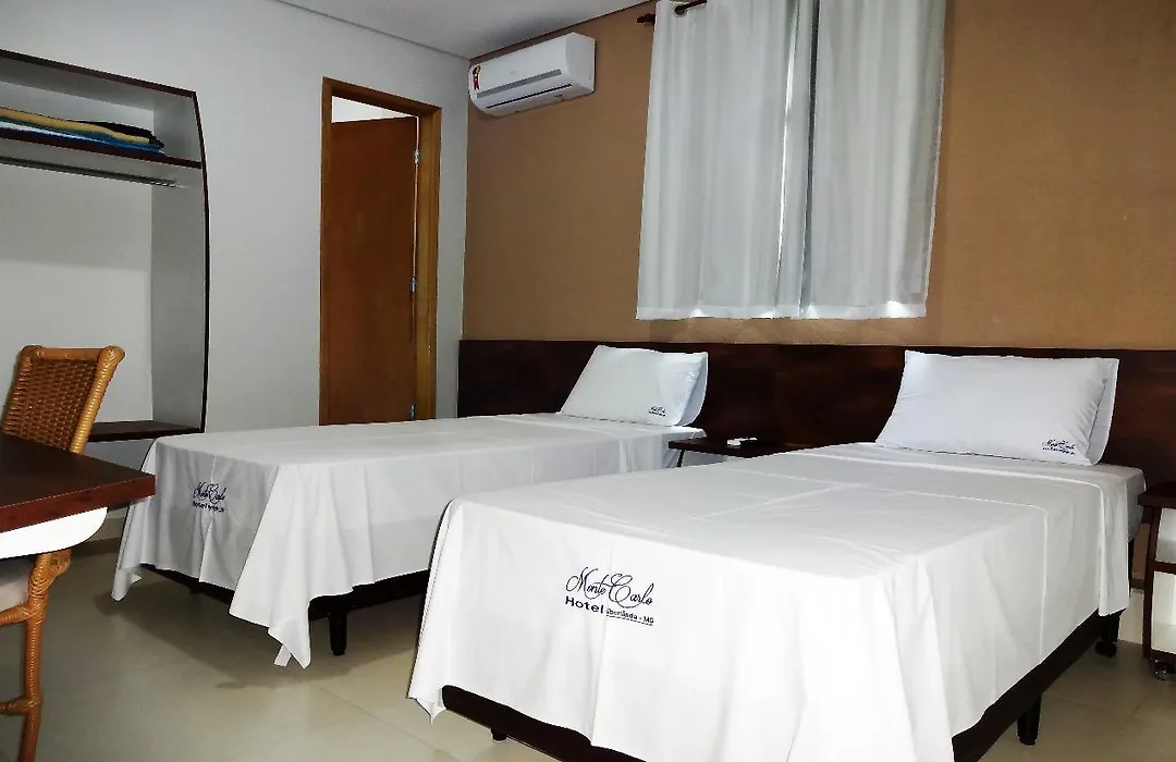 Hotel Monte Carlo Uberlândia-1