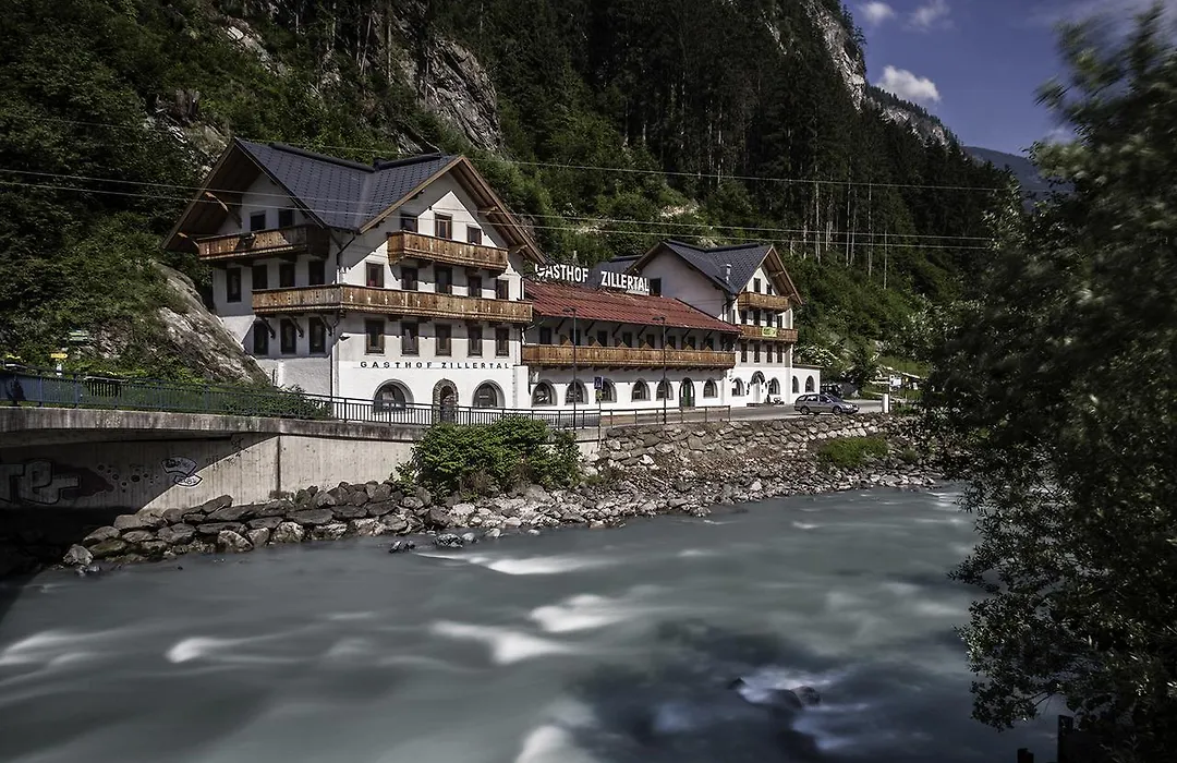 Hostel Chillertal-1
