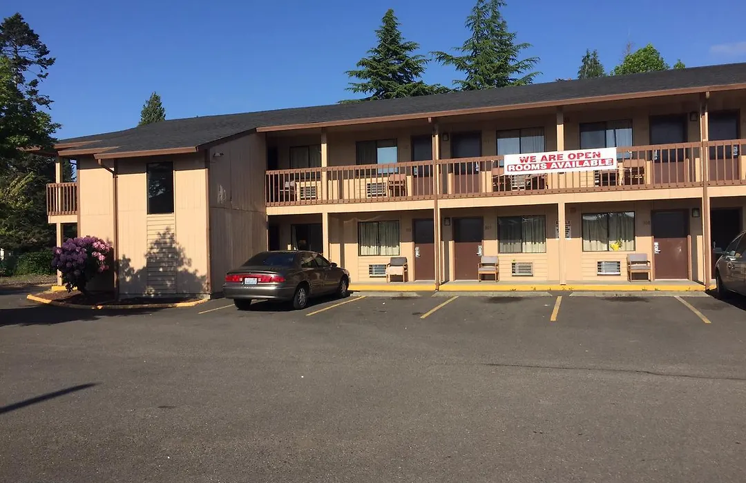 Centralia Inn-1