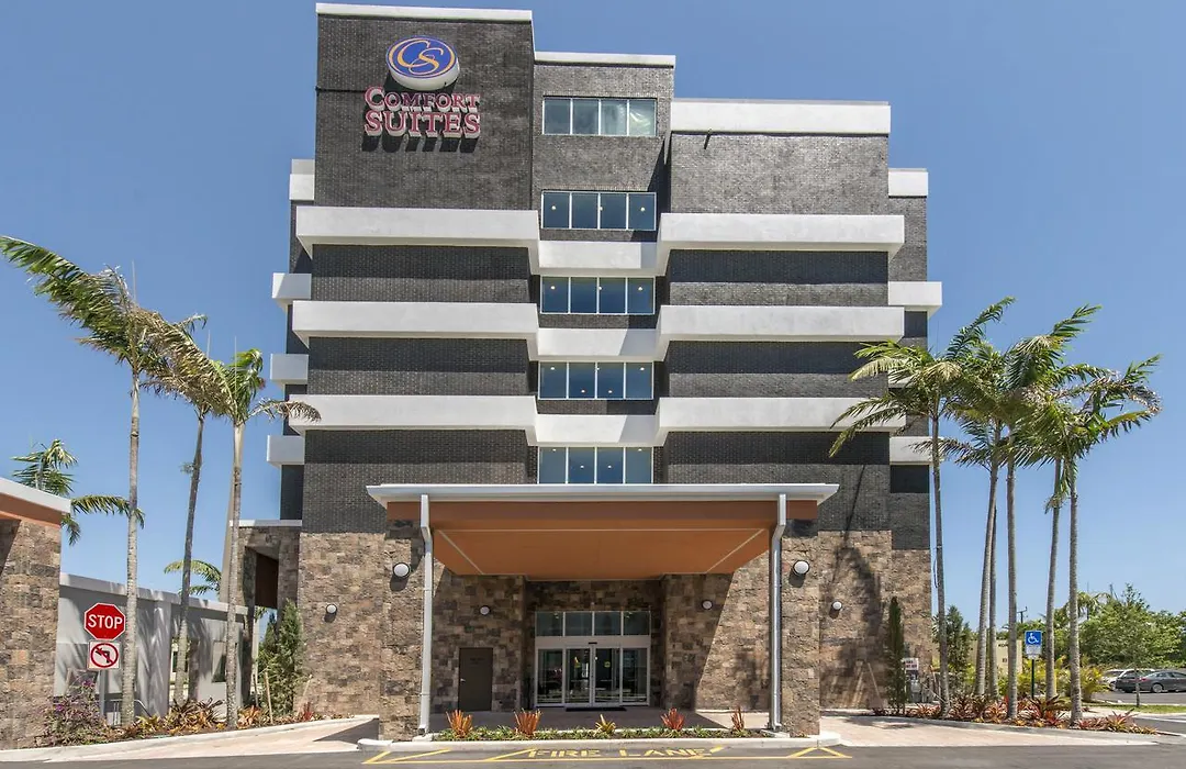 Comfort Suites Fort Lauderdale Airport & Cruise Port-1