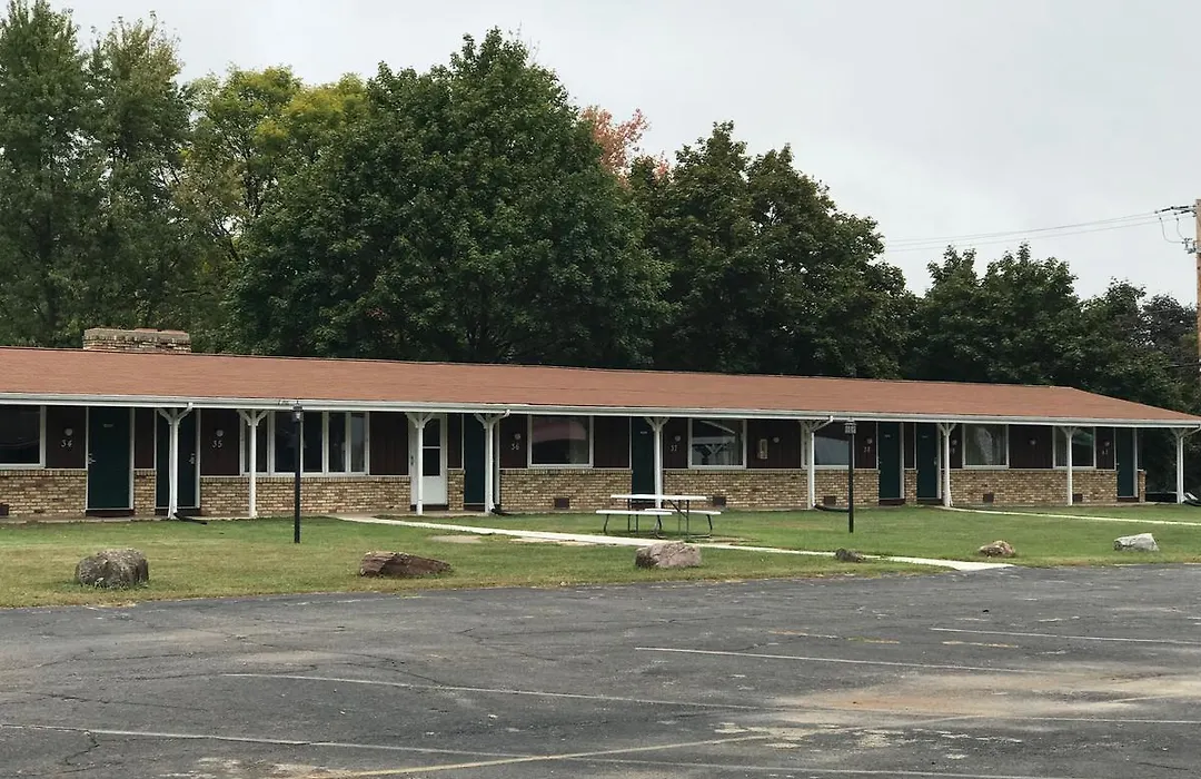 Spinning Wheel Motel-1