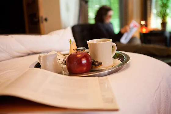 Made Inn Vermont An Urban-Chic Boutique Bed And Breakfast-1