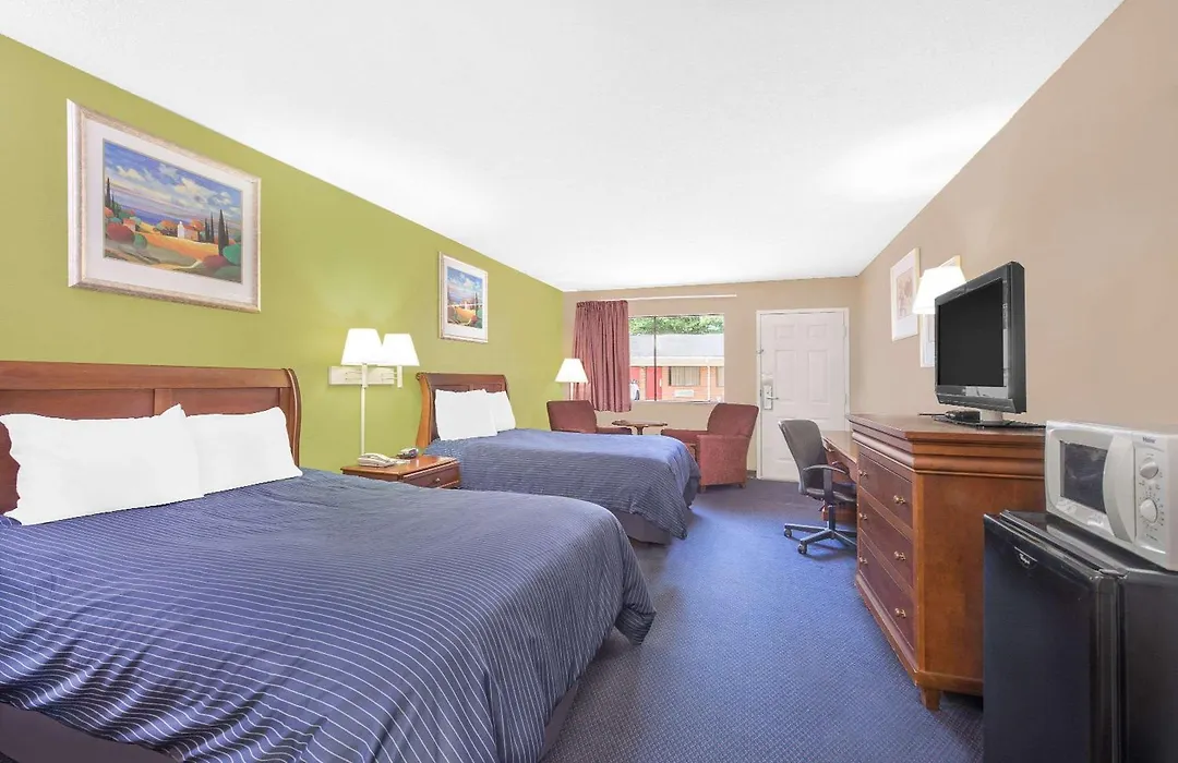 Hotel Express Anniston/Oxford-1