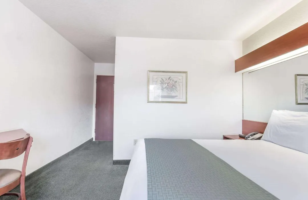 Microtel Inn & Suites Marianna-1