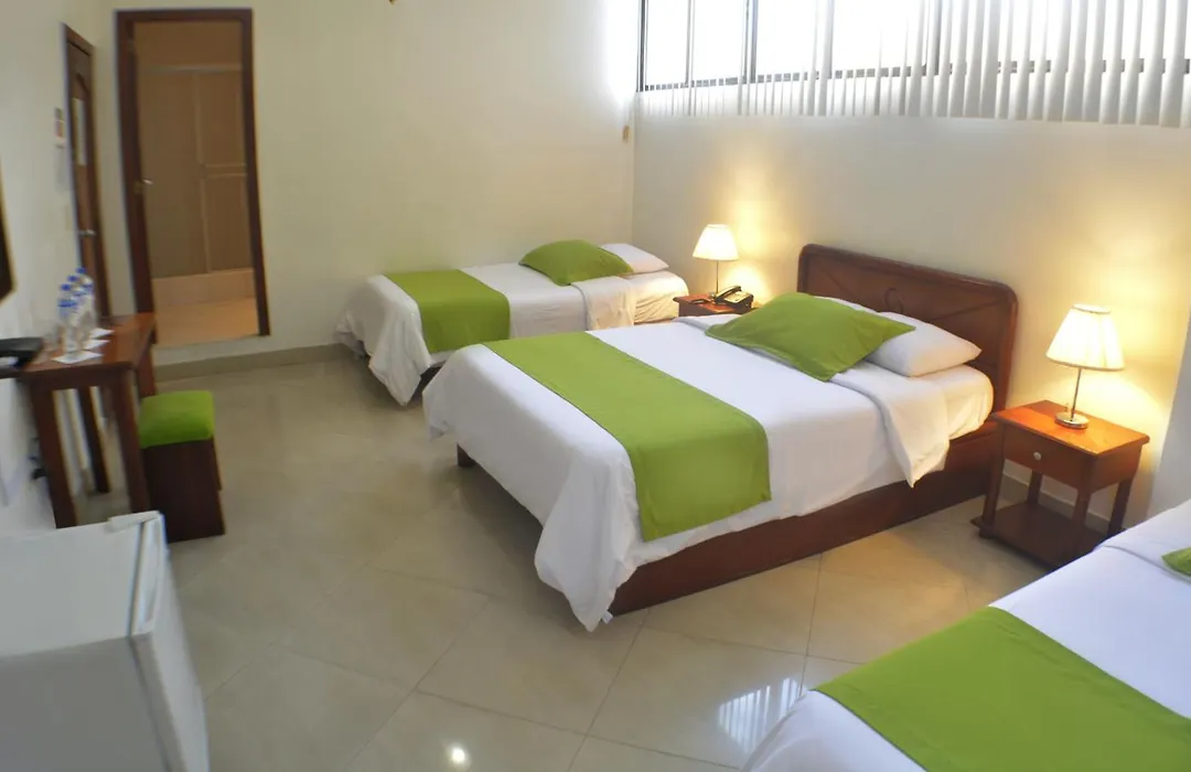 Hotel Castell - Cerca Del Aeropuerto-1