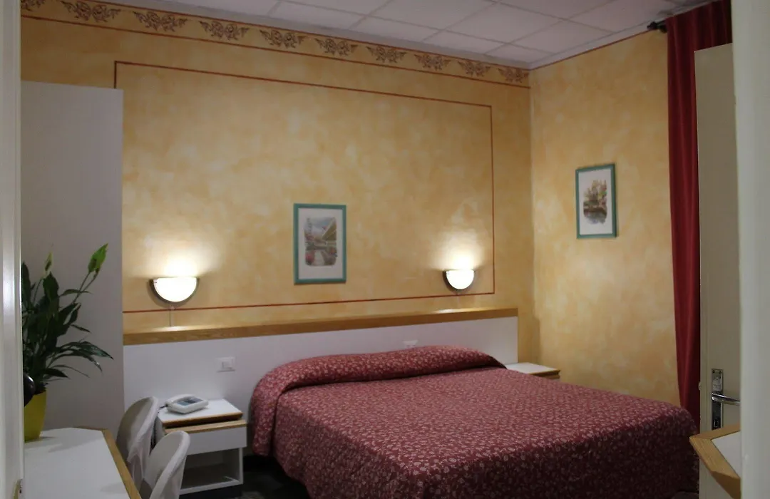 Hotel Agnello D'Oro Genova-1