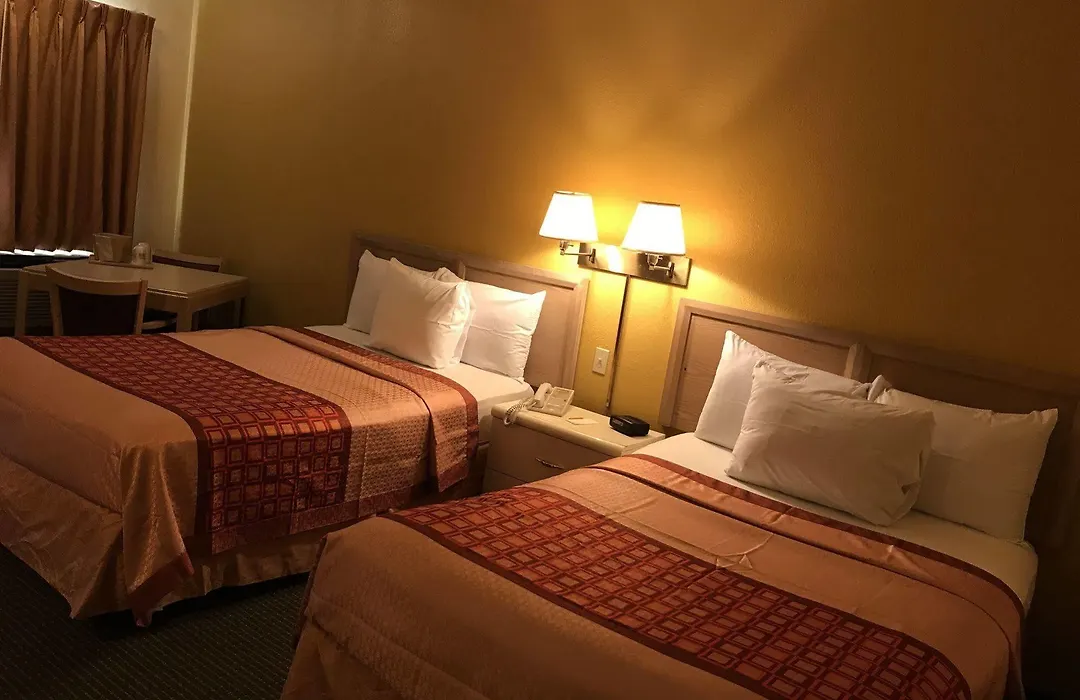 Budget Host Inn Sandusky-1