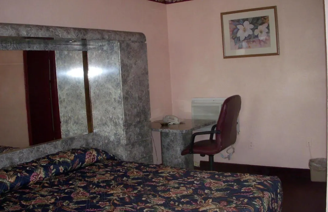 Executive Royal Inn Clewiston-1