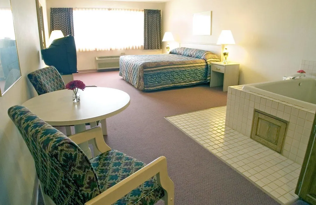 Boarders Inn & Suites By Cobblestone Hotels - Supe-1