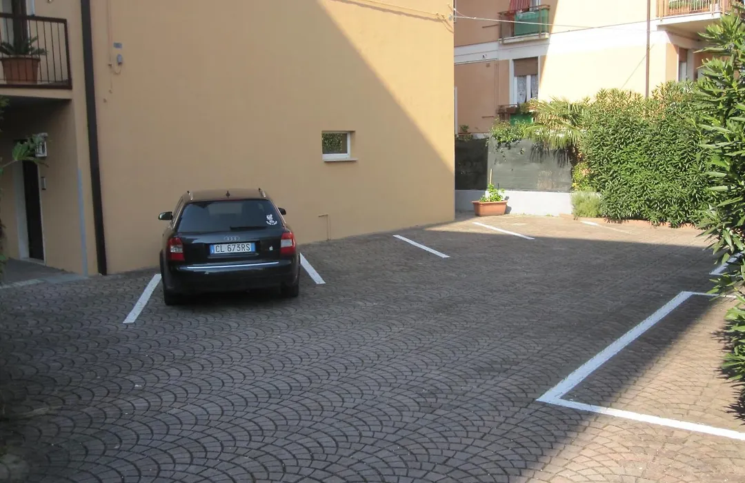 Hotel Benacus-1